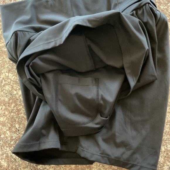 Halara Super High Waisted Back Pocket & Side Pocket Shorts 5'' Black NWT Large - Picture 9 of 14